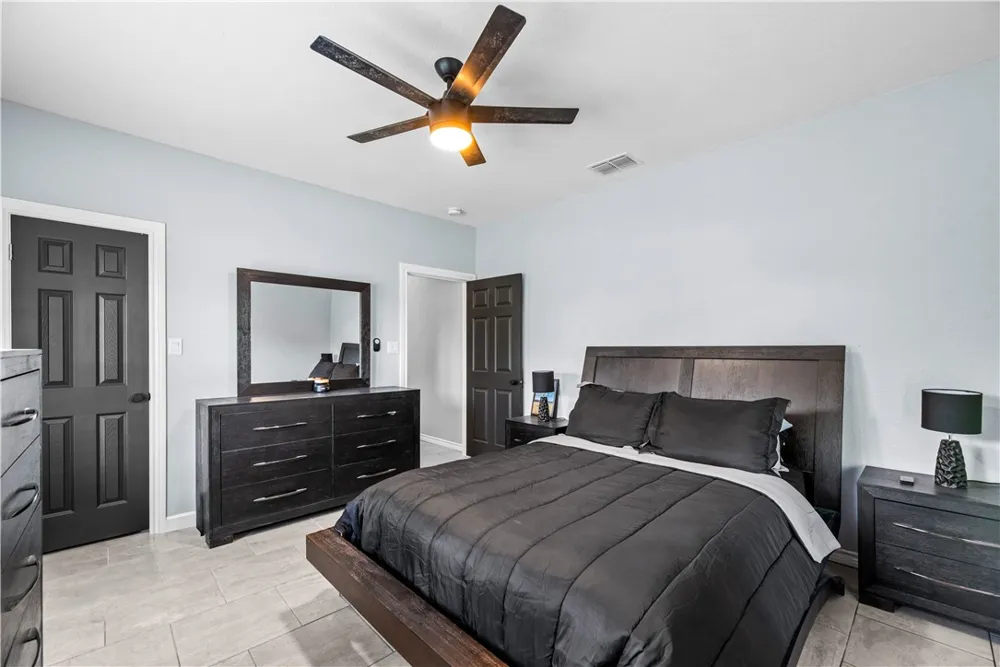 410 E Lott Street Beeville, TX 78102