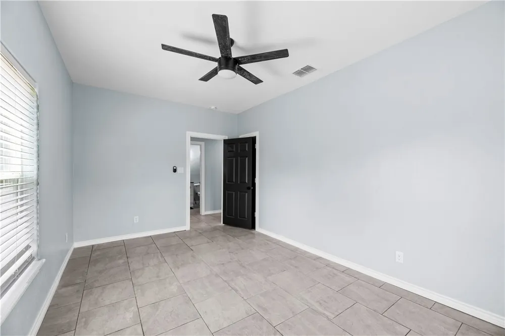 410 E Lott Street Beeville, TX 78102
