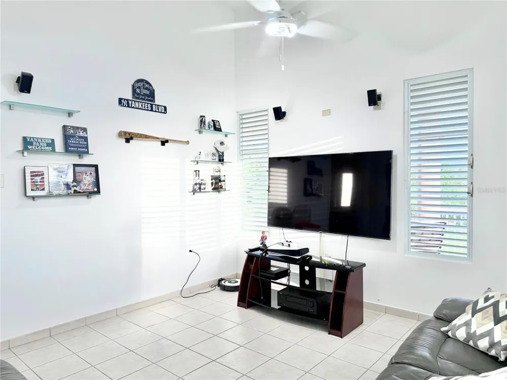 Urb. La Romana 216 CALLE FRANCHESCO Quebradillas, PR 00678