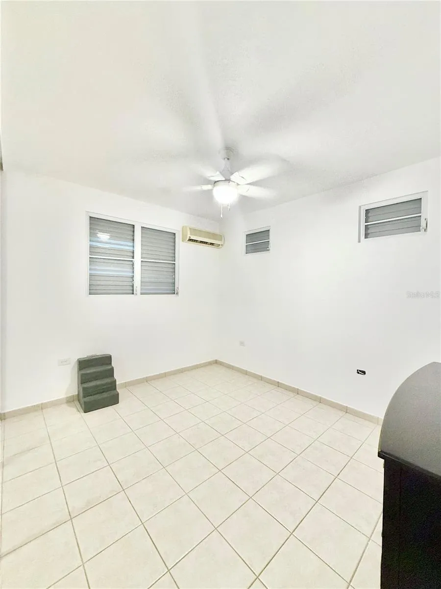 Urb. La Romana 216 CALLE FRANCHESCO Quebradillas, PR 00678