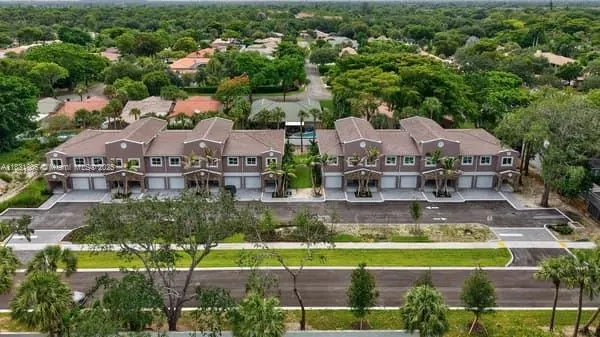 1563 NW 94th Way #09 Coral Springs, FL 33071