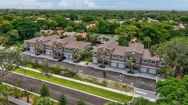 1563 NW 94th Way #09 Coral Springs, FL 33071