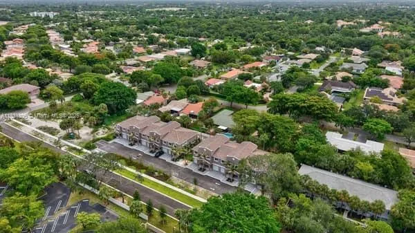 1563 NW 94th Way #09 Coral Springs, FL 33071