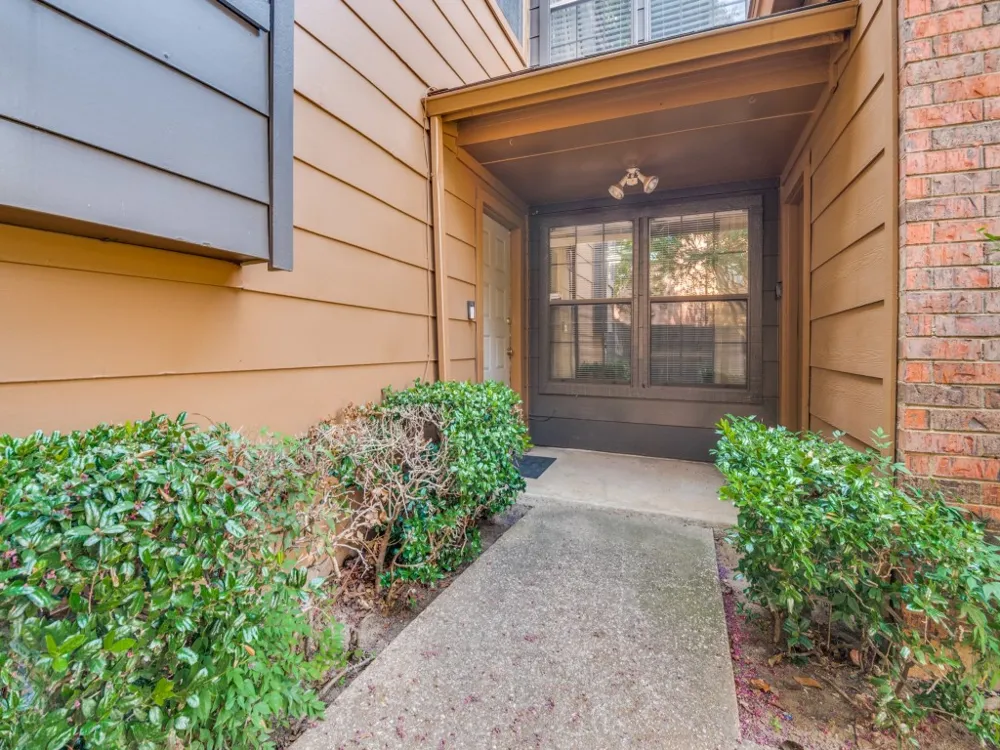 107 Brentwood Court Irving, TX 75061
