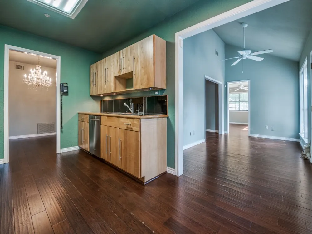 107 Brentwood Court Irving, TX 75061