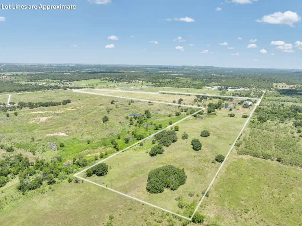 8 SW Poteet Road Bryson, TX 76427
