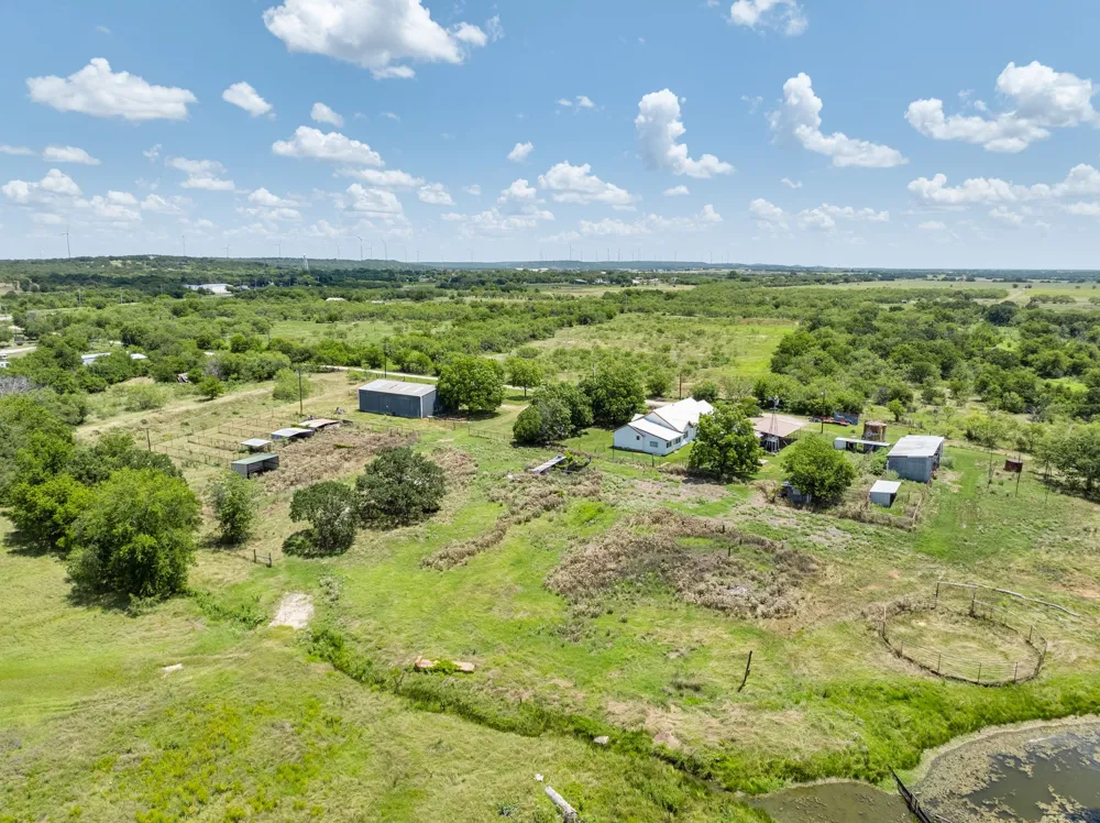 8 SW Poteet Road Bryson, TX 76427