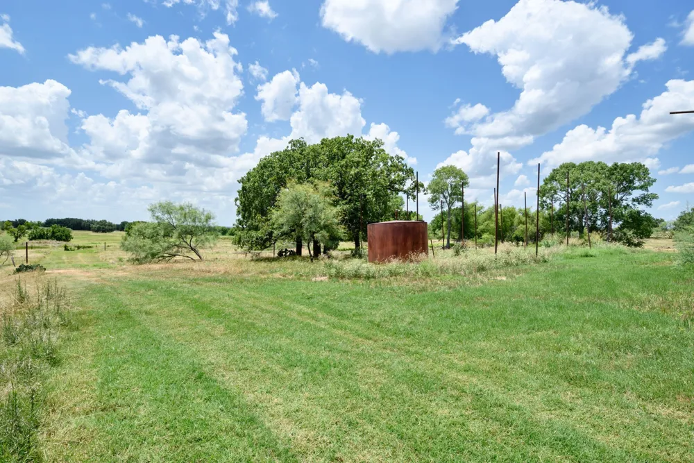 8 SW Poteet Road Bryson, TX 76427