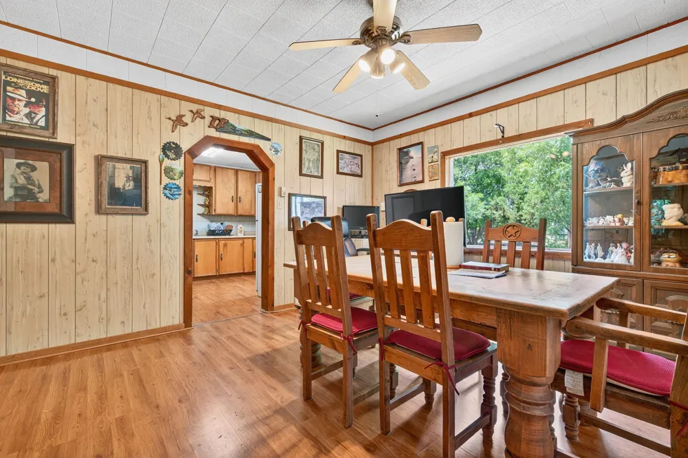 8 SW Poteet Road Bryson, TX 76427