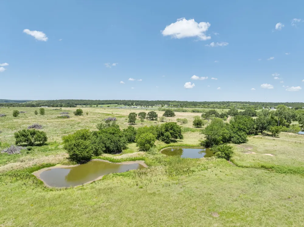 8 SW Poteet Road Bryson, TX 76427