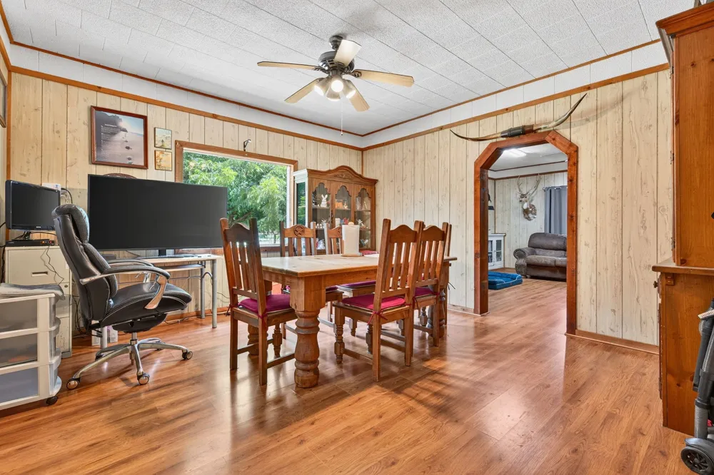 8 SW Poteet Road Bryson, TX 76427