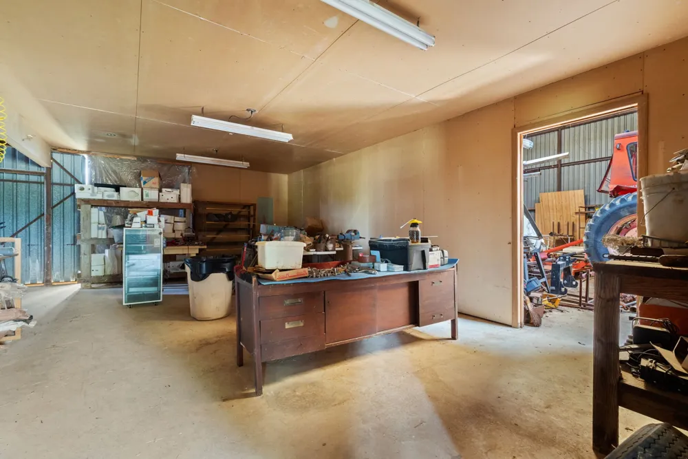 8 SW Poteet Road Bryson, TX 76427