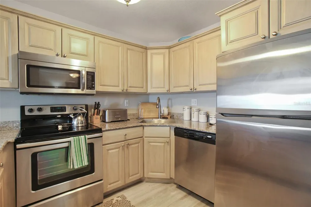 1050 LONGBOAT CLUB ROAD #702 Longboat Key, FL 34228