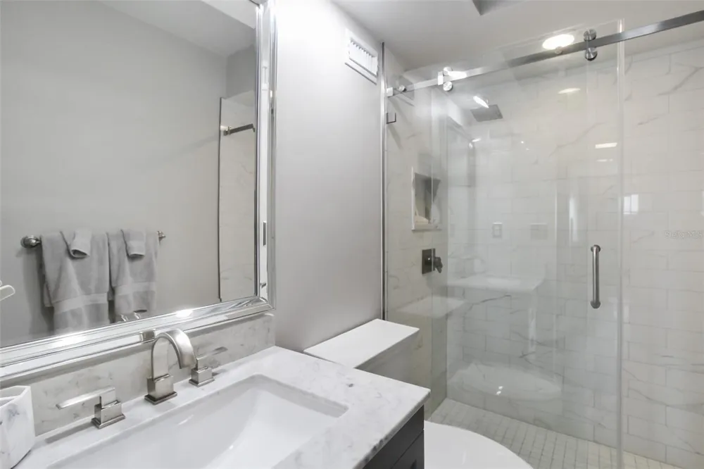 1050 LONGBOAT CLUB ROAD #702 Longboat Key, FL 34228