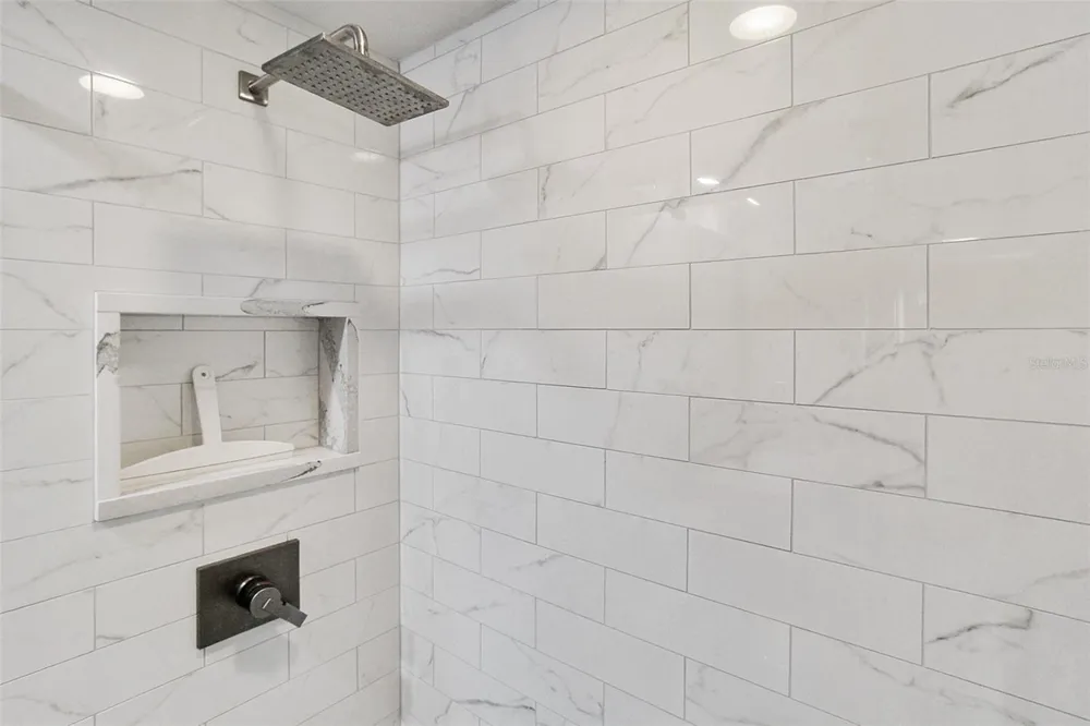 1050 LONGBOAT CLUB ROAD #702 Longboat Key, FL 34228