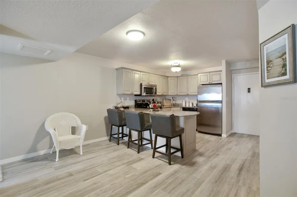 1050 LONGBOAT CLUB ROAD #702 Longboat Key, FL 34228