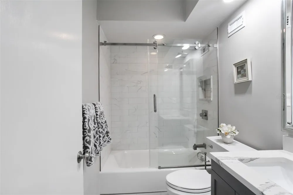 1050 LONGBOAT CLUB ROAD #702 Longboat Key, FL 34228