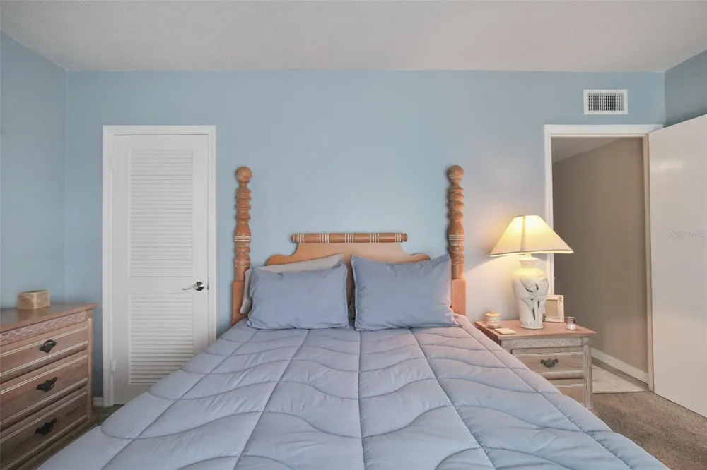 1050 LONGBOAT CLUB ROAD #702 Longboat Key, FL 34228