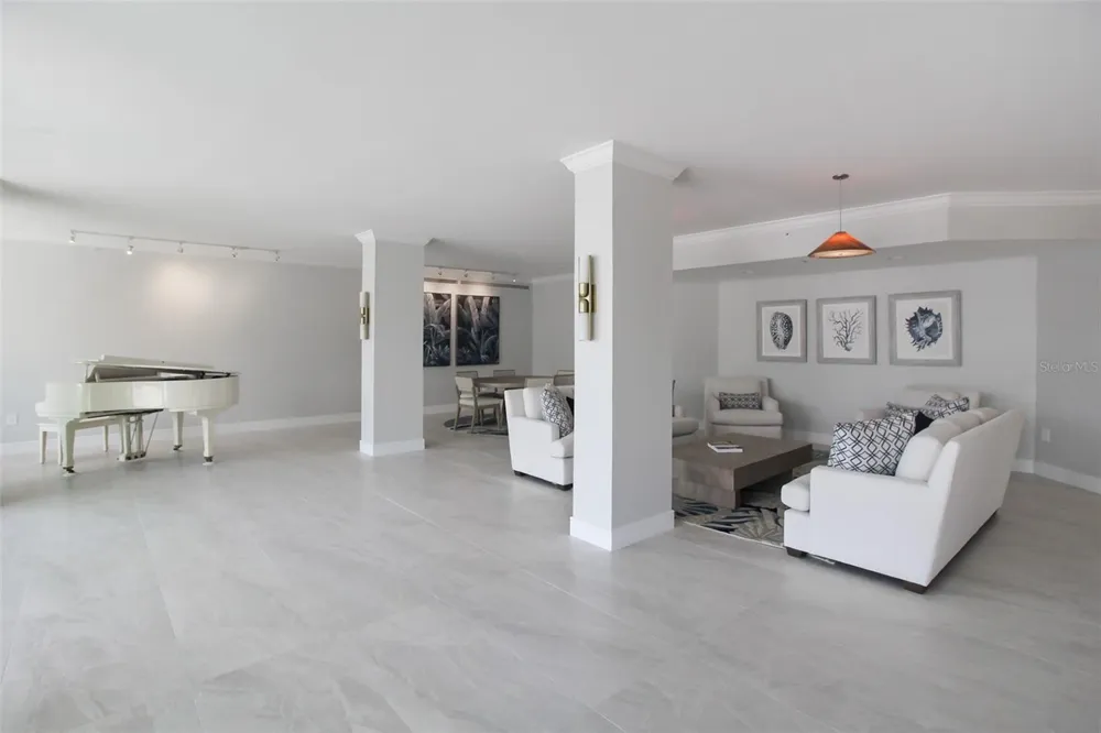 1050 LONGBOAT CLUB ROAD #702 Longboat Key, FL 34228