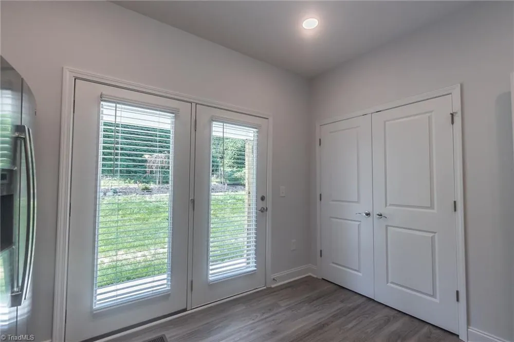 605, 607 Riverside Drive Mount Airy, NC 27030