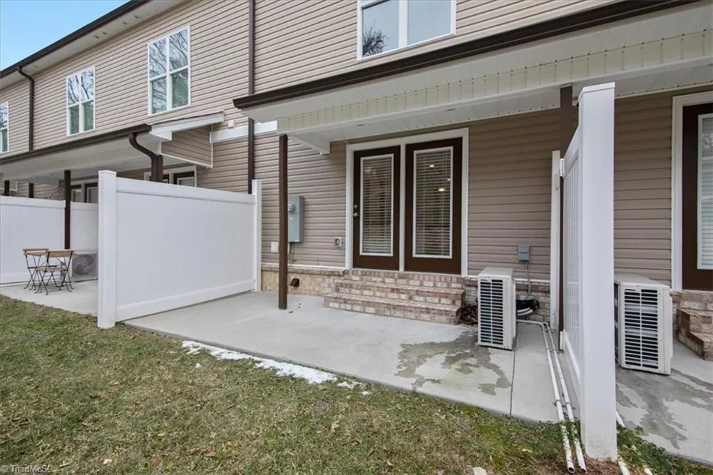 605, 607 Riverside Drive Mount Airy, NC 27030