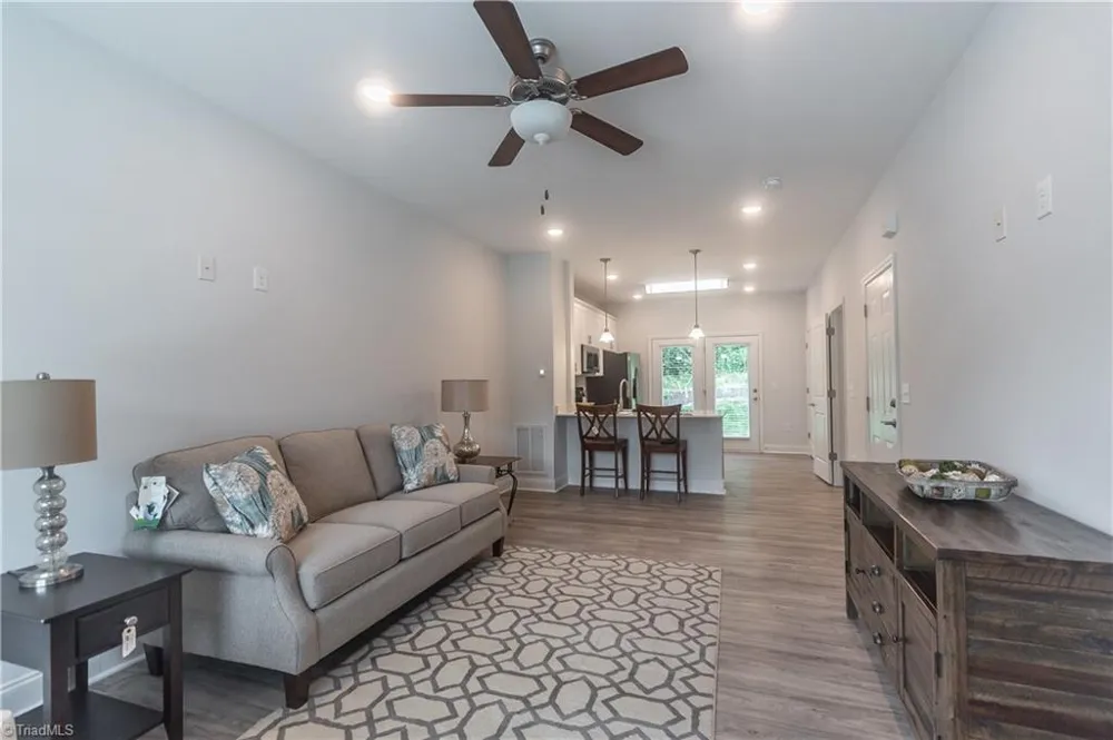 605, 607 Riverside Drive Mount Airy, NC 27030