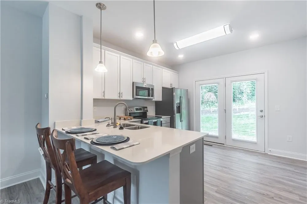 605, 607 Riverside Drive Mount Airy, NC 27030