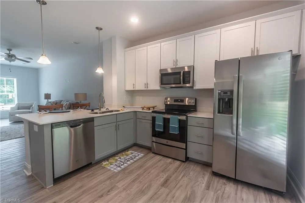 605, 607 Riverside Drive Mount Airy, NC 27030