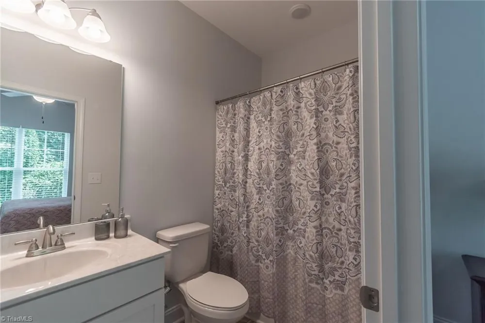 605, 607 Riverside Drive Mount Airy, NC 27030