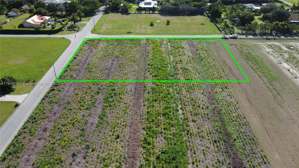 240 SW 213 PL Homestead, FL 33031