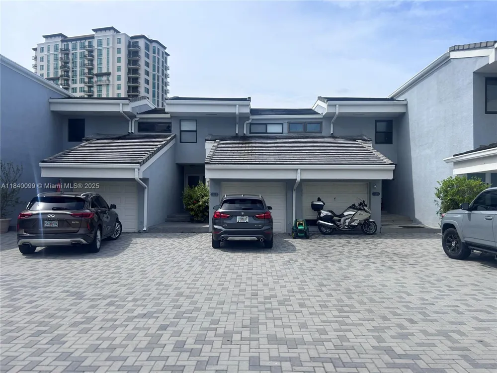 324 Poinciana Dr Sunny Isles Beach, FL 33160