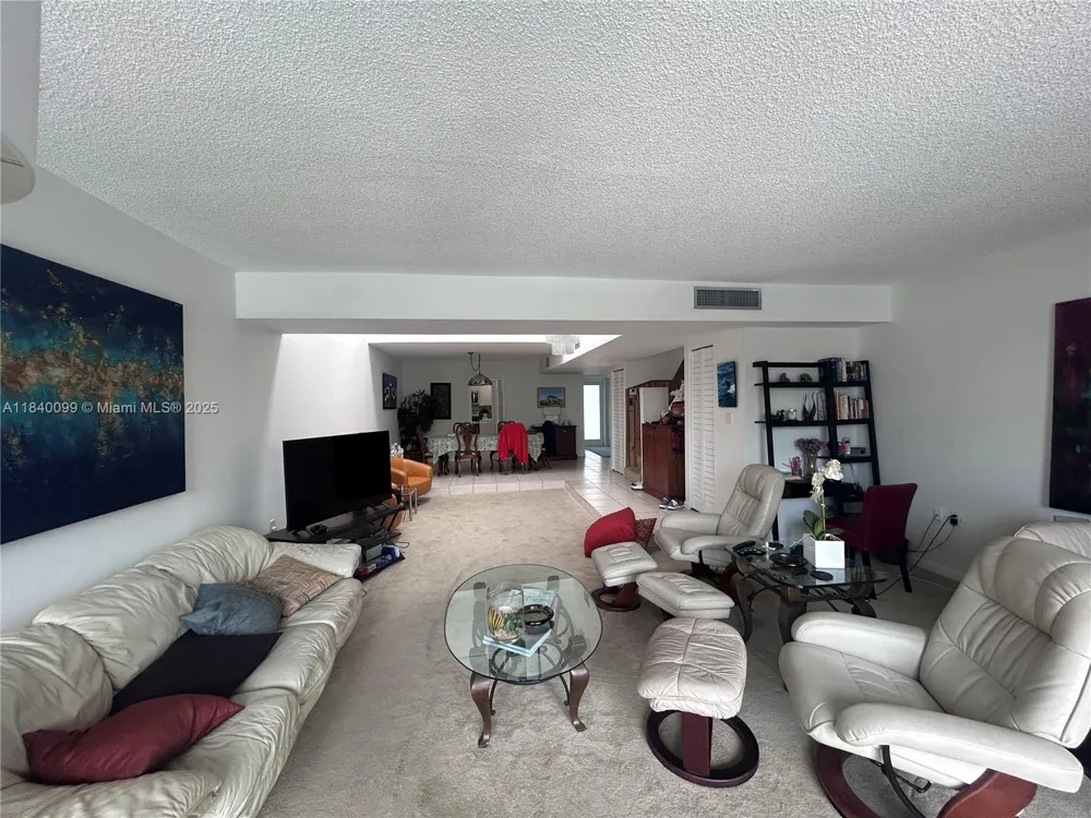 324 Poinciana Dr Sunny Isles Beach, FL 33160