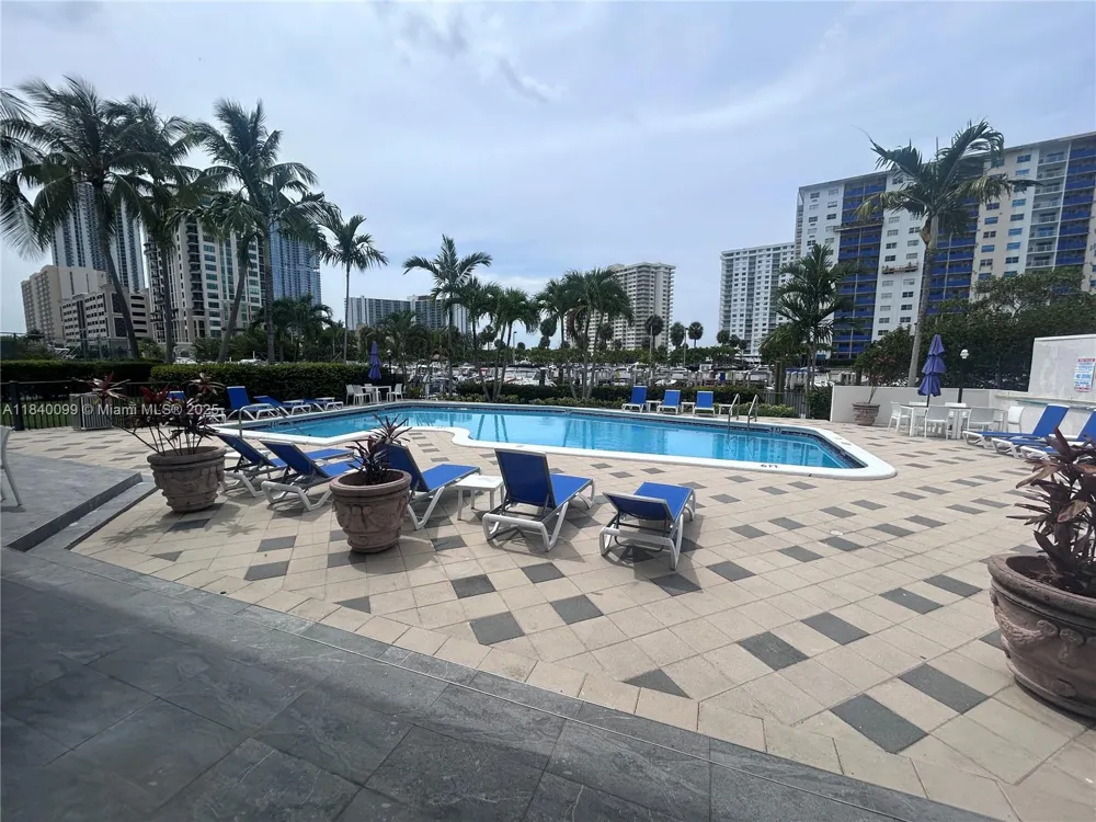 324 Poinciana Dr Sunny Isles Beach, FL 33160