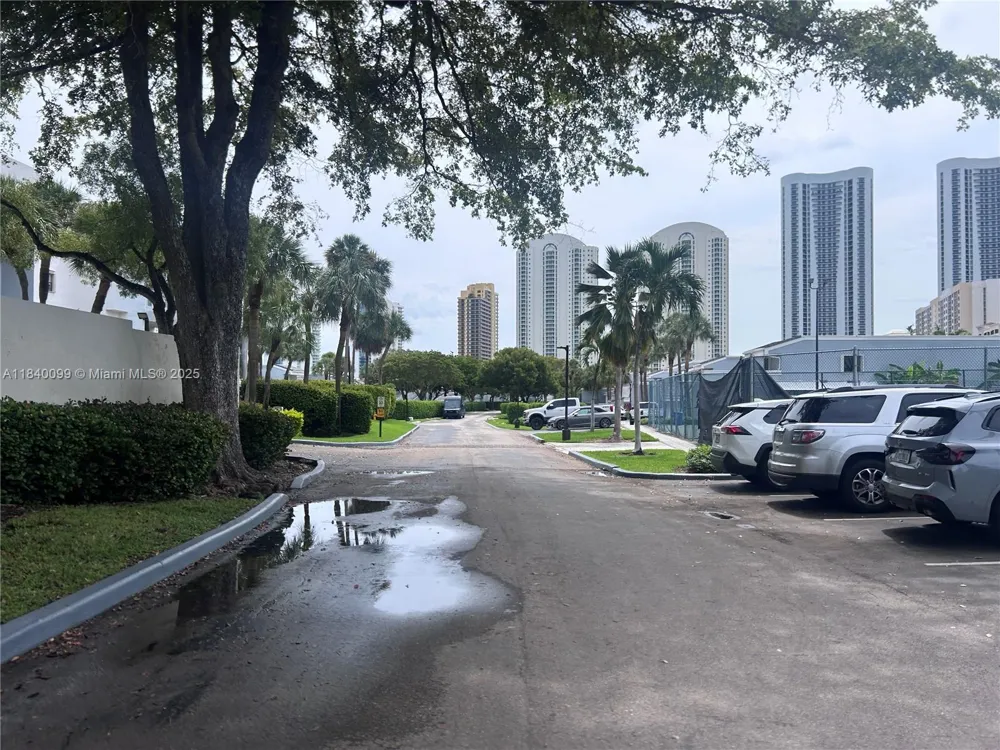 324 Poinciana Dr Sunny Isles Beach, FL 33160