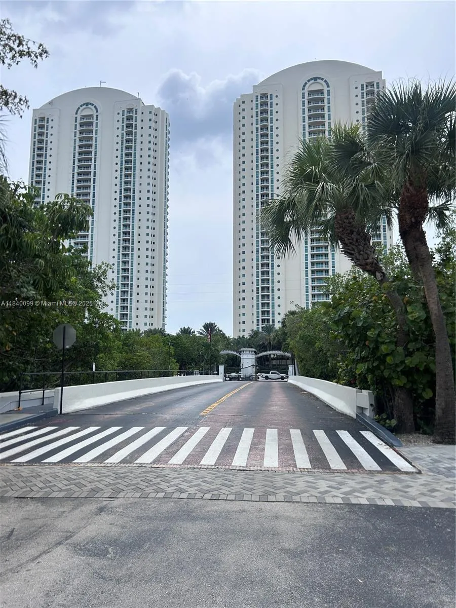 324 Poinciana Dr Sunny Isles Beach, FL 33160