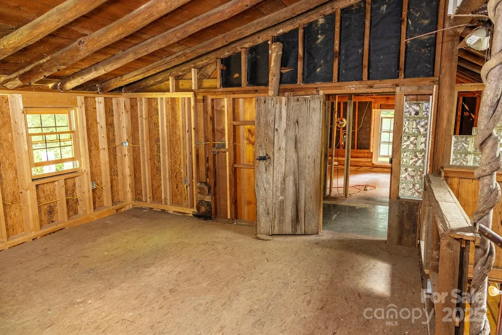 1710 Roaring Fork Road Mars Hill, NC 28754