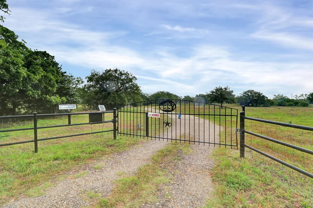 847 Highway 95 S Smithville, TX 78957