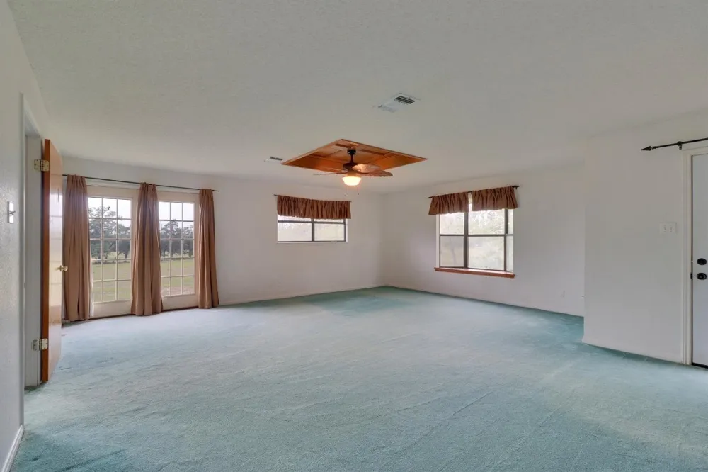 847 Highway 95 S Smithville, TX 78957