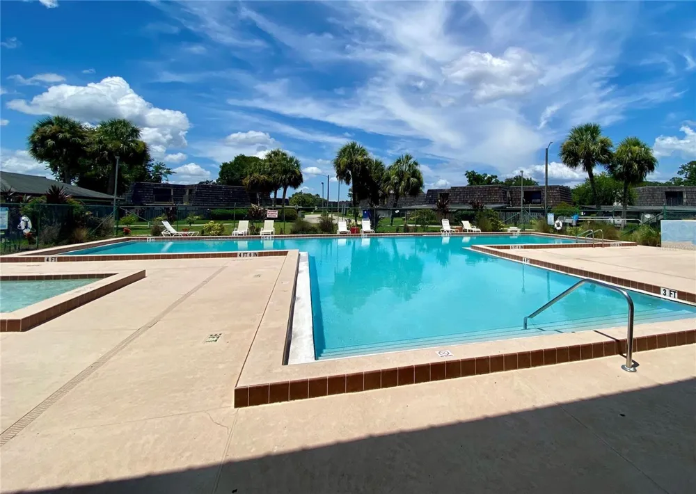 1129 APPLE TERRACE Leesburg, FL 34748