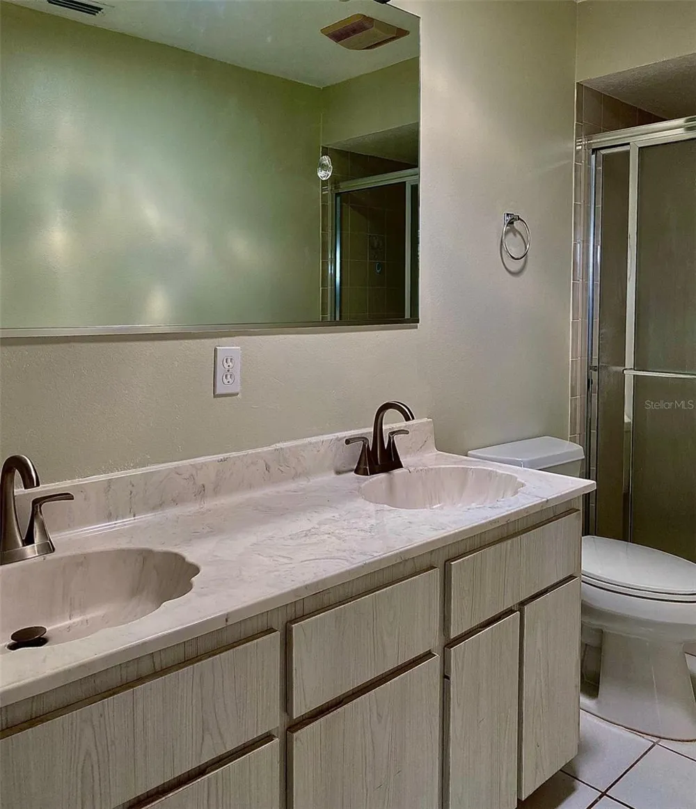 1129 APPLE TERRACE Leesburg, FL 34748