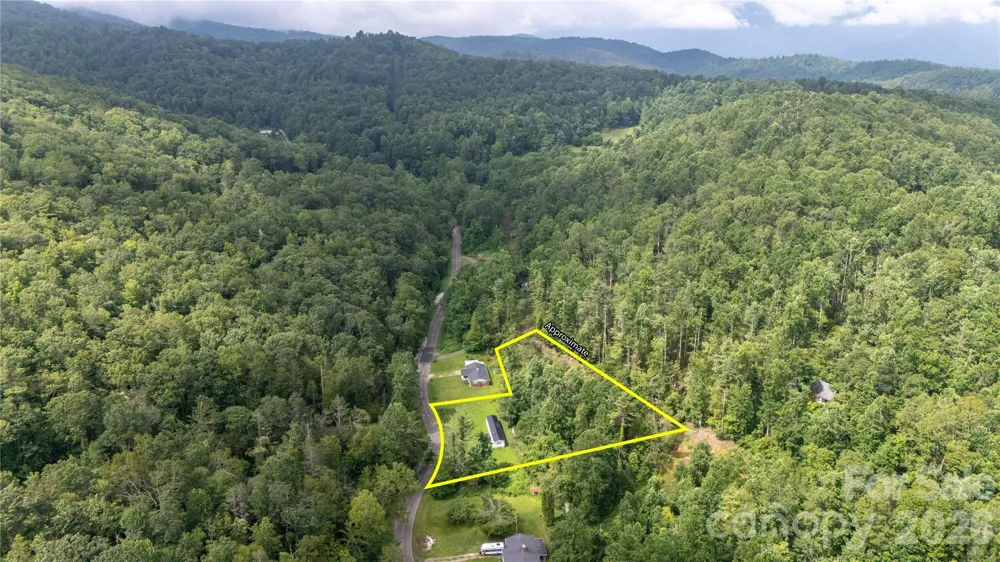 492 Chestnut Mountain Road Spruce Pine, NC 28777