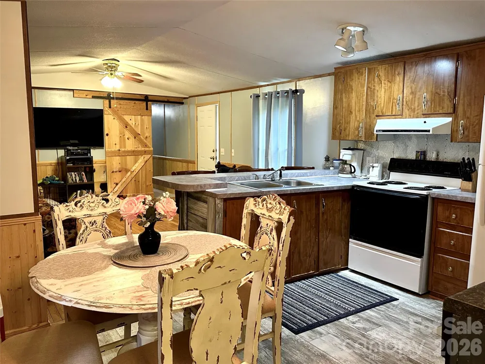 492 Chestnut Mountain Road Spruce Pine, NC 28777