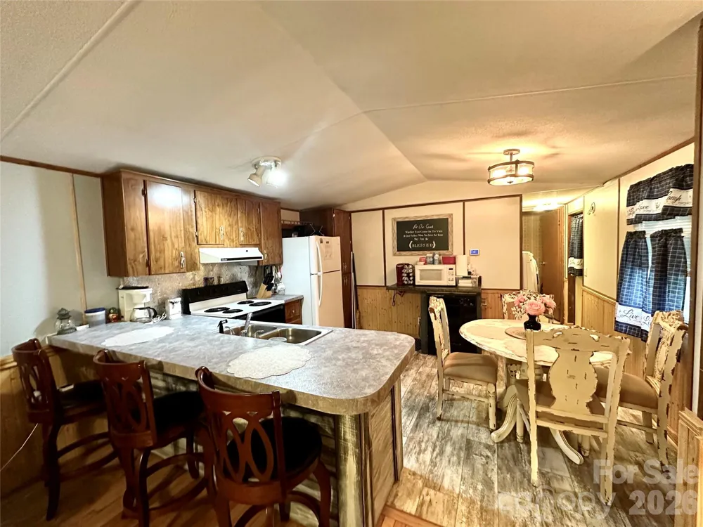 492 Chestnut Mountain Road Spruce Pine, NC 28777