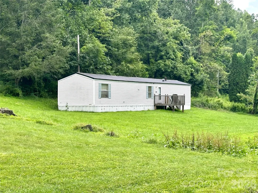 492 Chestnut Mountain Road Spruce Pine, NC 28777
