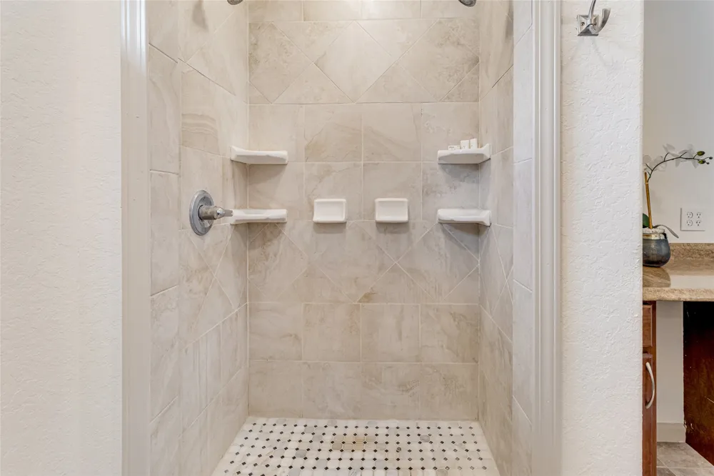 1374 Forest View Drive Blanco, TX 78606