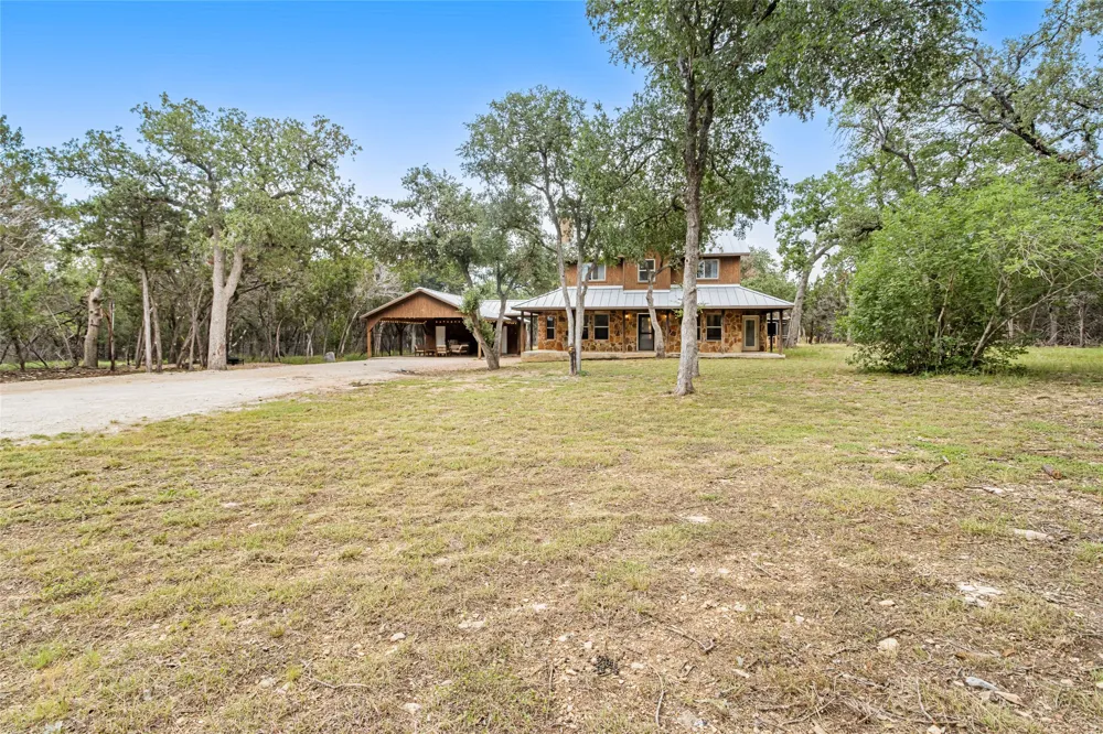 1374 Forest View Drive Blanco, TX 78606