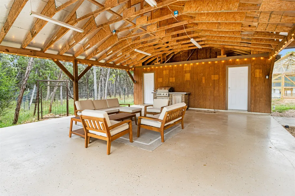 1374 Forest View Drive Blanco, TX 78606