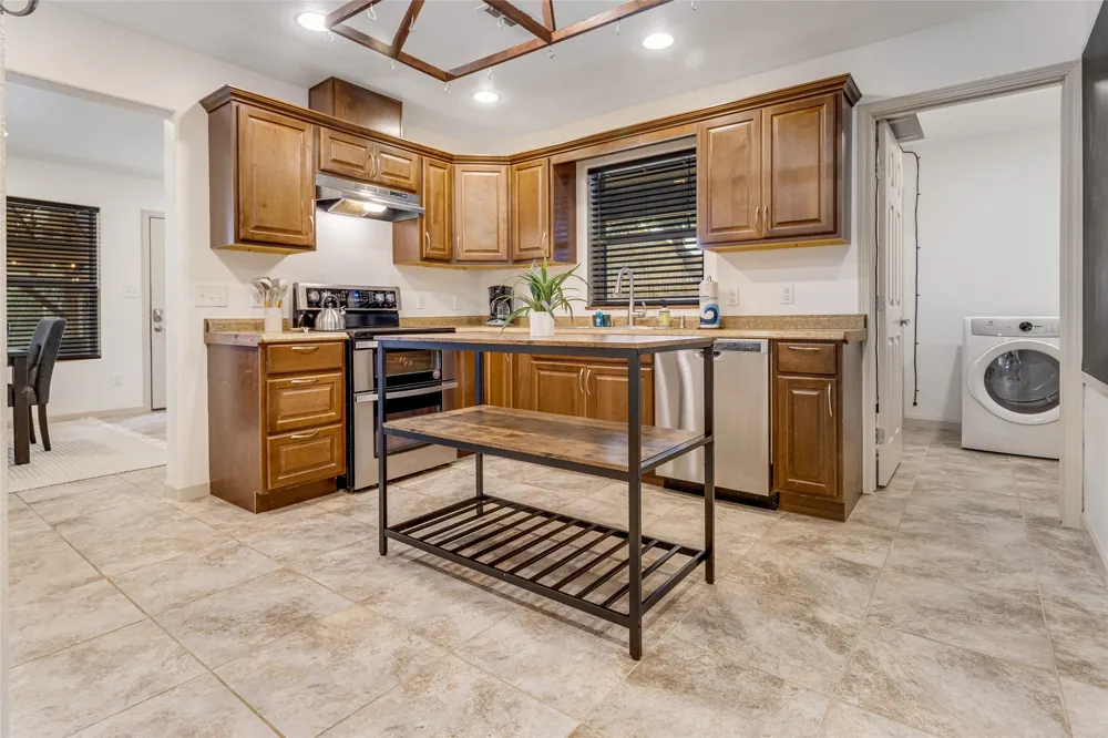 1374 Forest View Drive Blanco, TX 78606