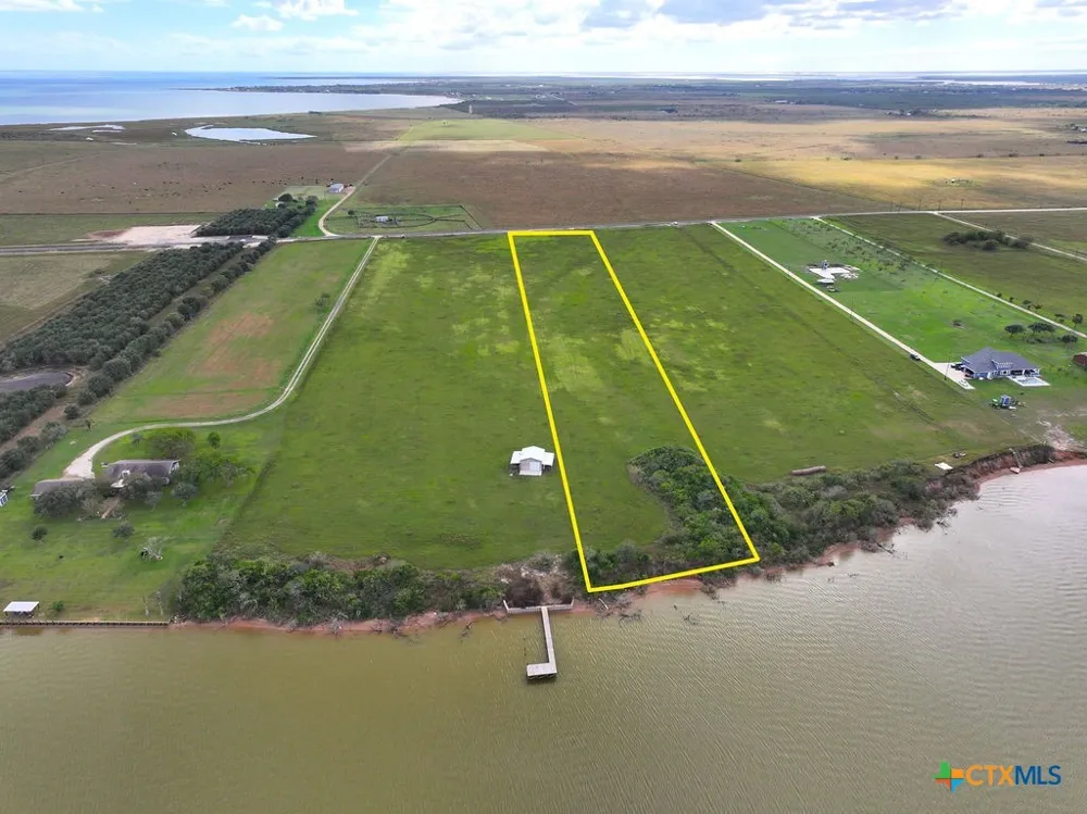 7 Shoreline Lane Port Lavaca, TX 77979