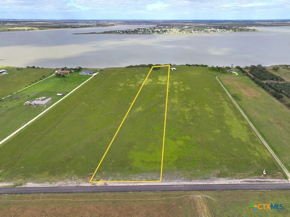 7 Shoreline Lane Port Lavaca, TX 77979